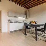 Charming Palace Corte Del Teatro Ξενοδοχείο με διαμερίσματα 3*