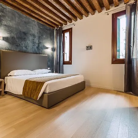Charming Palace Corte Del Teatro 3* ונציה