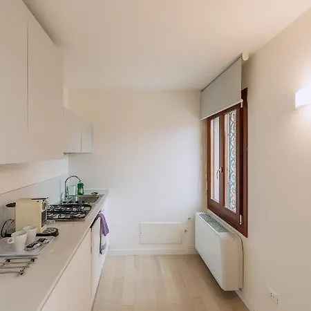 Charming Palace Corte Del Teatro Apart-hotel