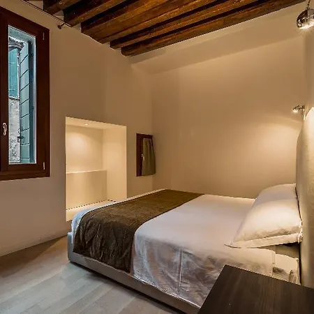 Apart-hotel Charming Palace Corte Del Teatro