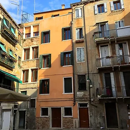 Charming Palace Corte Del Teatro Venedig
