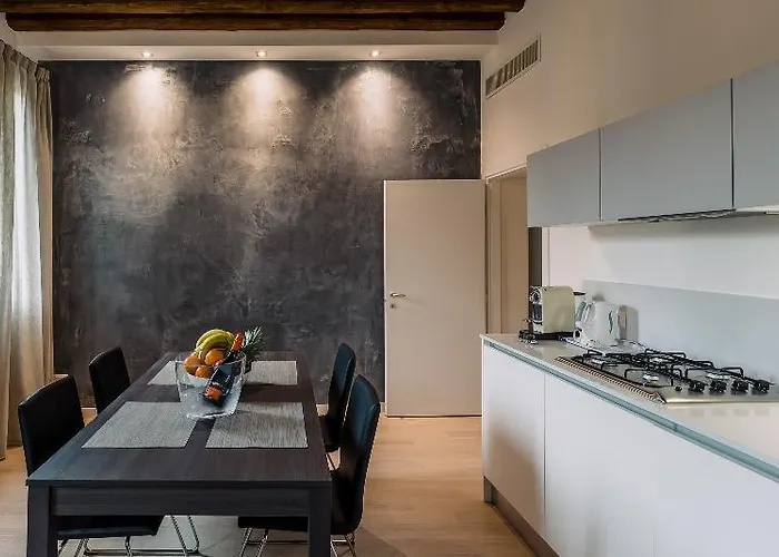 Charming Palace Corte Del Teatro 베니스