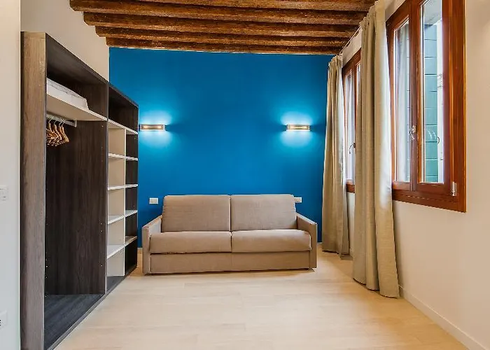 Charming Palace Corte Del Teatro 아파트호텔 3*