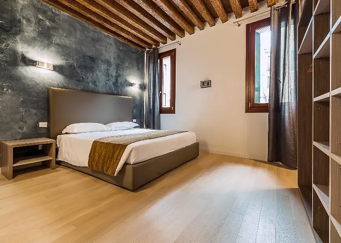 Charming Palace Corte Del Teatro 3* 베니스