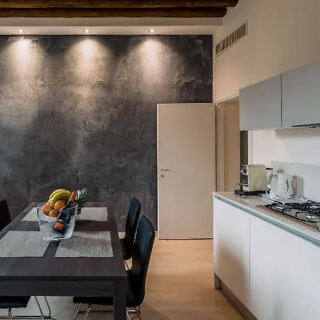 Charming Palace Corte Del Teatro Venezia