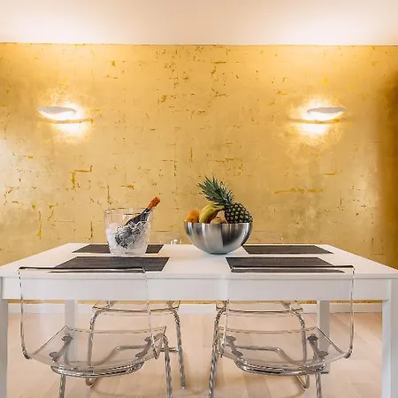 Apart Otel Charming Palace Corte Del Teatro Venedik