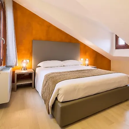 Charming Palace Corte Del Teatro